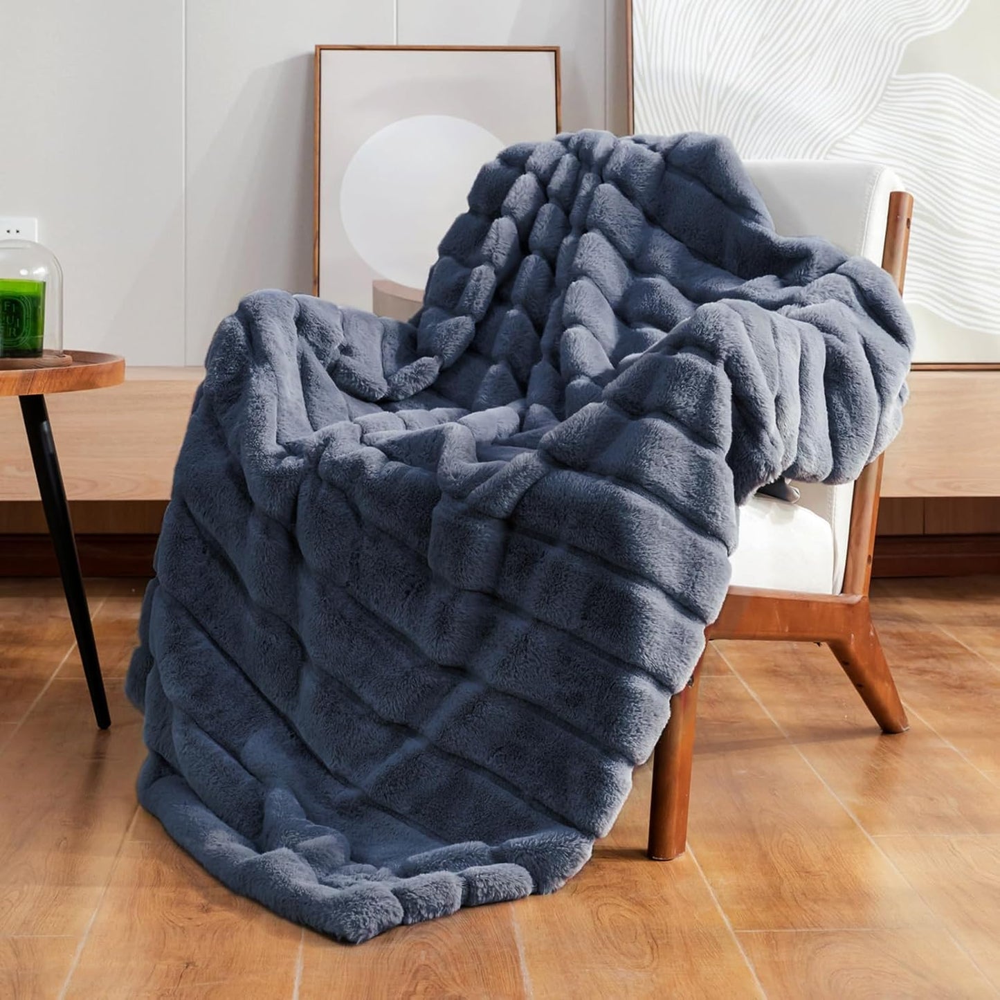 Cozy Bliss Faux Fur Throw Blanket for Couch, Cozy Soft Plush Thick Winter Blanket for Sofa Bedroom Living Room, 50 * 60 Inches Beige