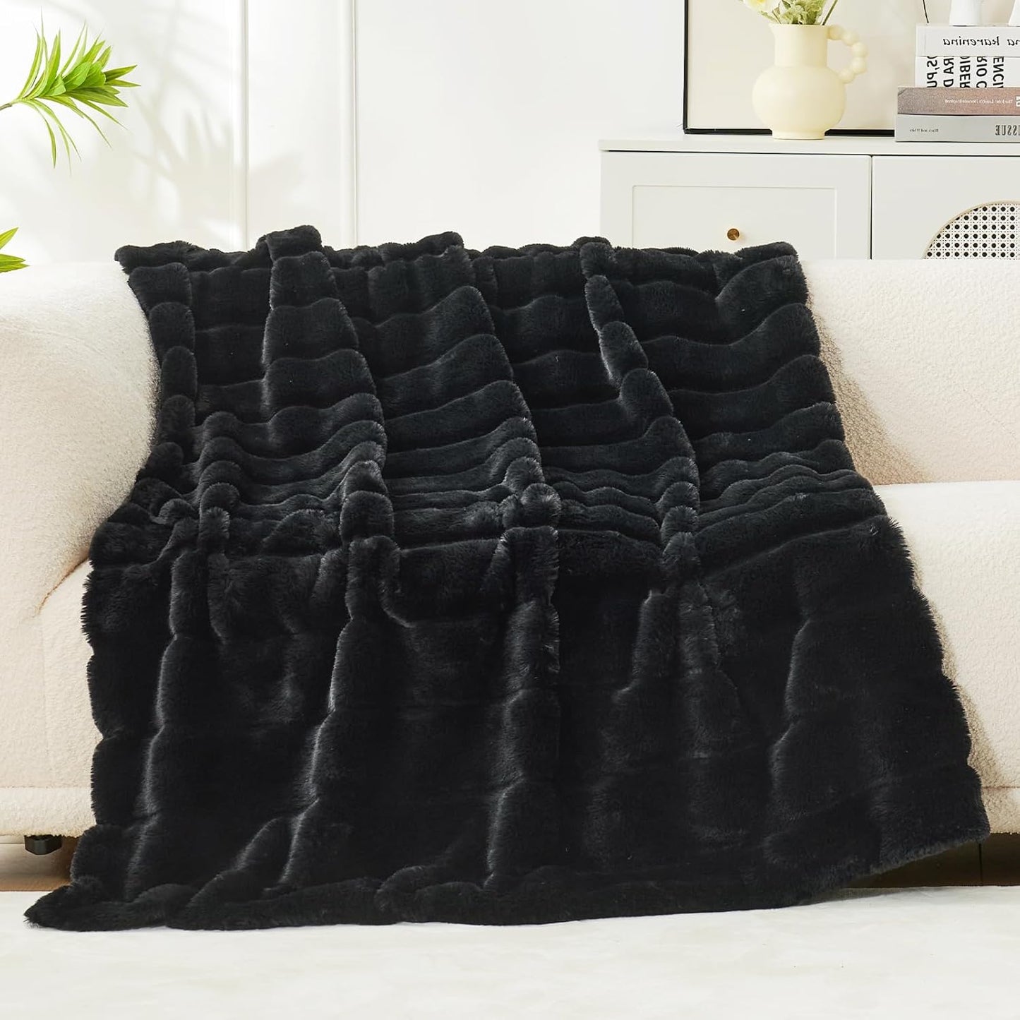 Cozy Bliss Faux Fur Throw Blanket for Couch, Cozy Soft Plush Thick Winter Blanket for Sofa Bedroom Living Room, 50 * 60 Inches Beige