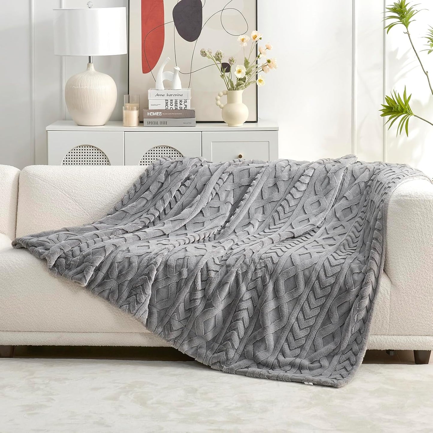 Cozy Bliss Faux Fur Throw Blanket for Couch, Cozy Soft Plush Thick Winter Blanket for Sofa Bedroom Living Room, 50 * 60 Inches Beige