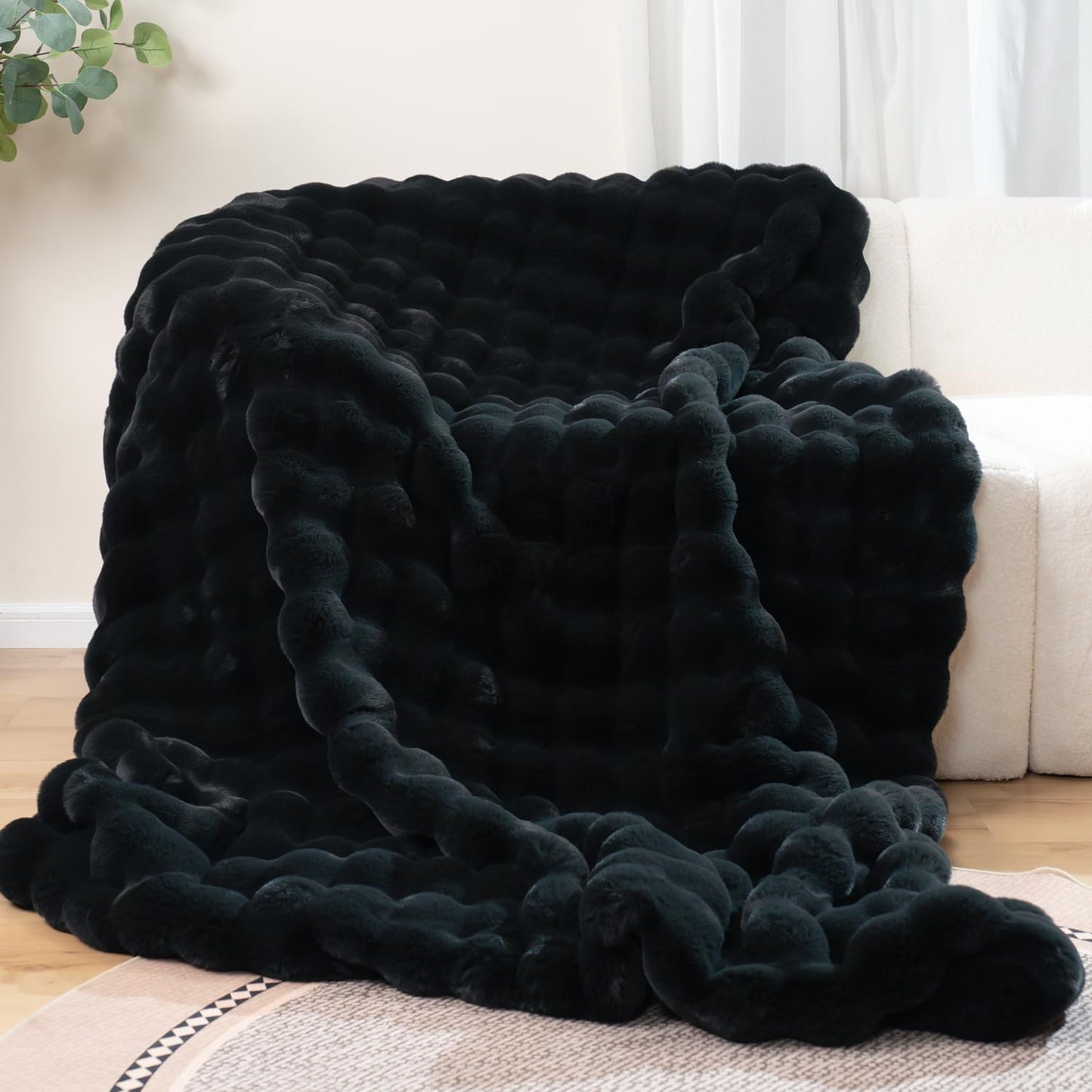 Super Comfort Oversized Warm Thick Bubble Luxury Plush Rabbit Faux Fur Throw Blanket, Fluffy Blanket,Soft Cozy Throw Blanket for Couch Chair Bed Sofa Living Room,White 50'' x 60''