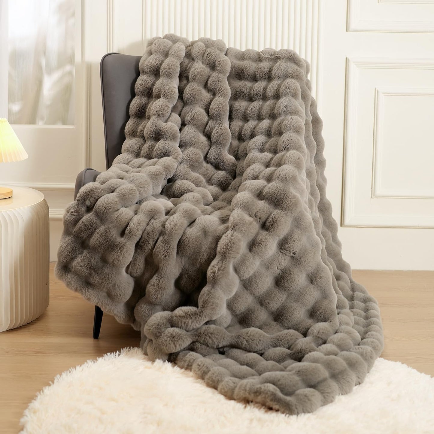 Super Comfort Oversized Warm Thick Bubble Luxury Plush Rabbit Faux Fur Throw Blanket, Fluffy Blanket,Soft Cozy Throw Blanket for Couch Chair Bed Sofa Living Room,White 50'' x 60''