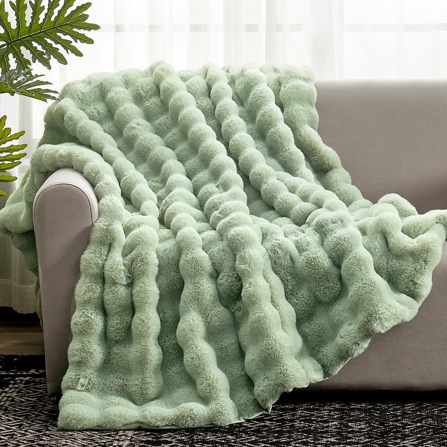 Cozy Bliss Faux Fur Throw Blanket for Couch, Fuzzy Soft Plush Thick Bubble Blanket for Sofa Bedroom Living Room, 50 * 60 Inches Tie-dye Taupe