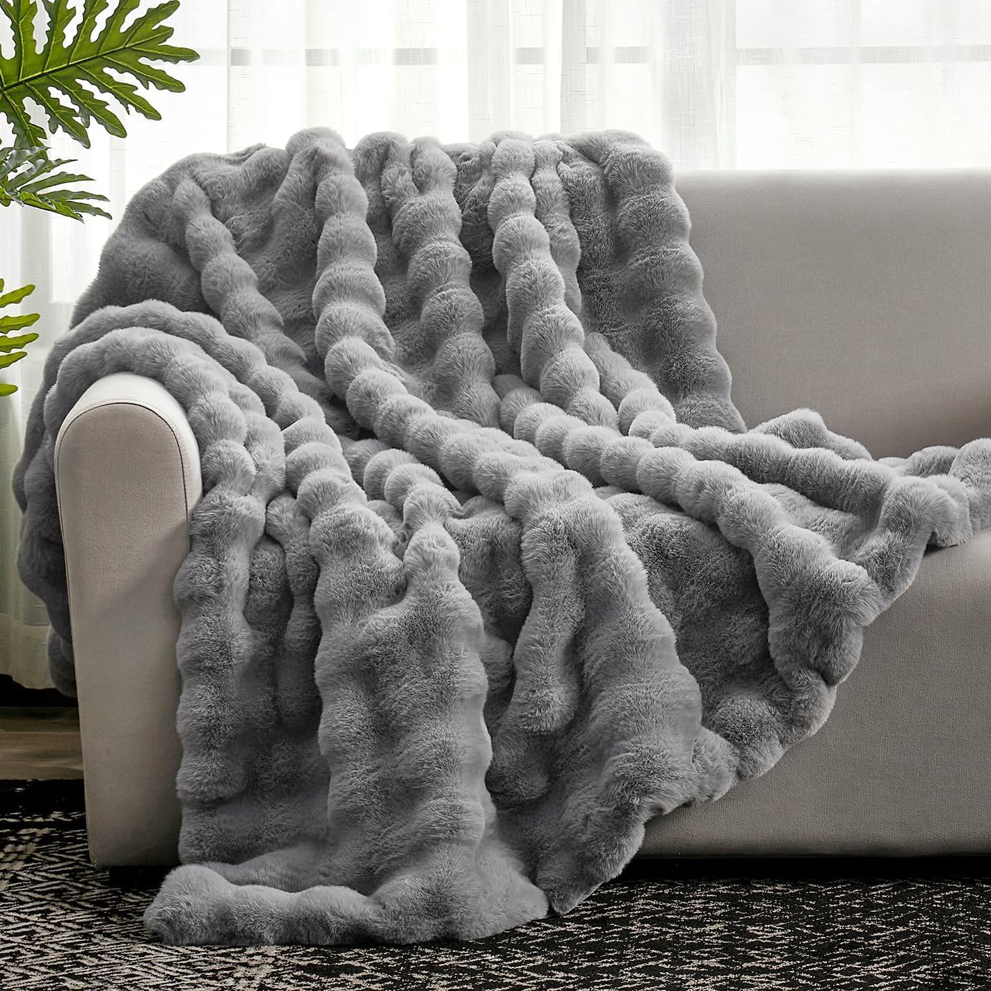 Cozy Bliss Faux Fur Throw Blanket for Couch, Fuzzy Soft Plush Thick Bubble Blanket for Sofa Bedroom Living Room, 50 * 60 Inches Tie-dye Taupe