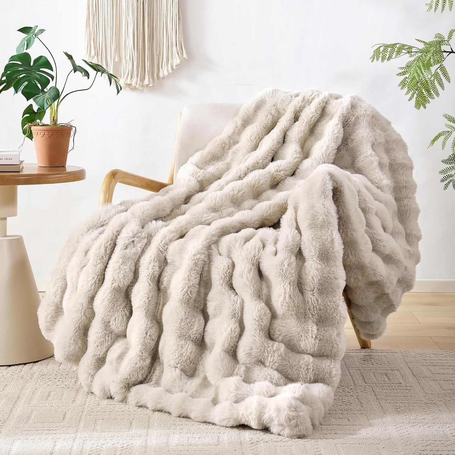 Smoofy Faux Fur Throw Blanket for Couch – Blush Pink Fluffy Cozy Rabbit Fleece, Plush Soft Bubble Blanket for Sofa & Bed, for Mom, Warm Fuzzy Home Room Decor Throw 50" x 60"