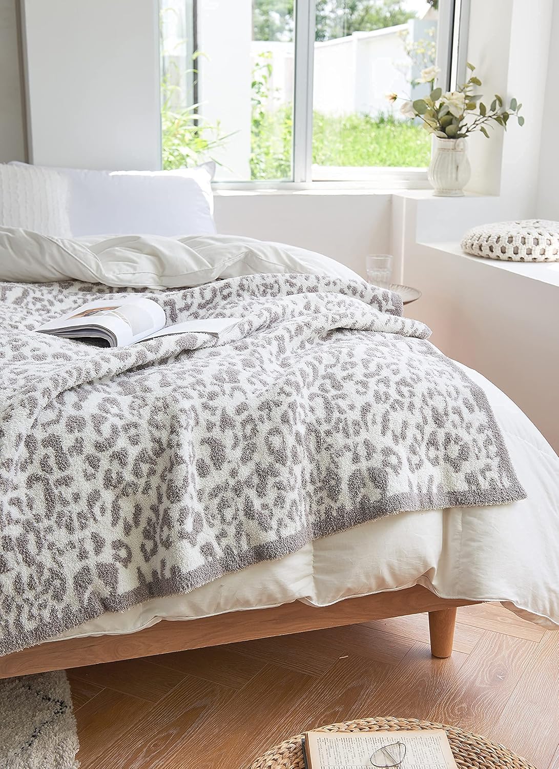 Ultra Soft Cozy Buffalo Checkerboard Grid Fluffy Microfiber Knitted Throw Blanket Lightweight Fleece Checkered Blanket for Sofa Couch Bed Travel Cream 51"X63"